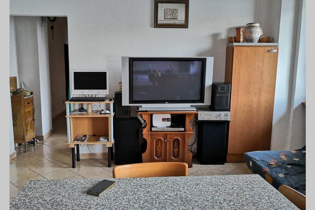 Appartamento Sul Lago D'Iseo Тавернола Бергамаска Екстериор снимка